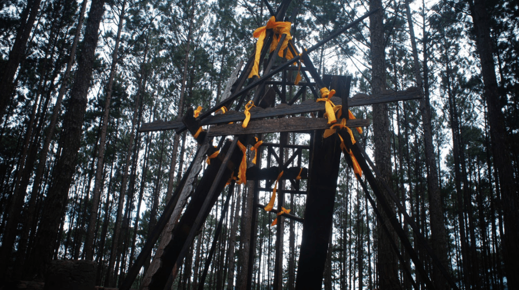 2016_Le Phi Long_Wandering In Indochina_Hic Domus Est Dei 1_2