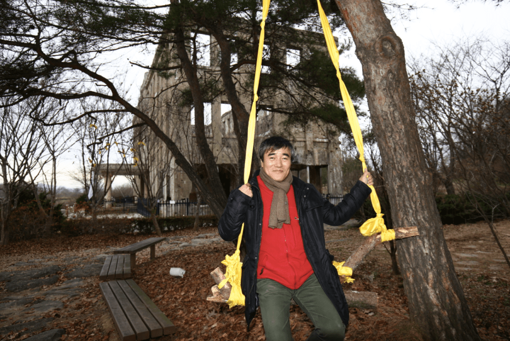 2018_Le Phi Long_Wandering In Indochina_How To FLY_1