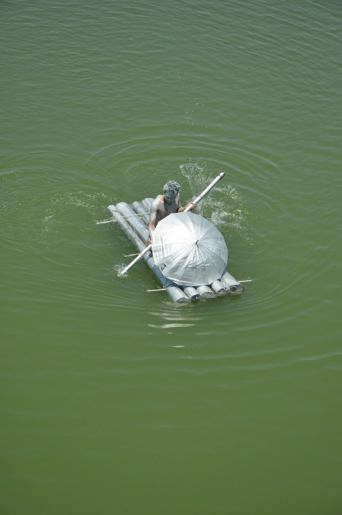 2013_New objects on the Huong River - Hue City_8