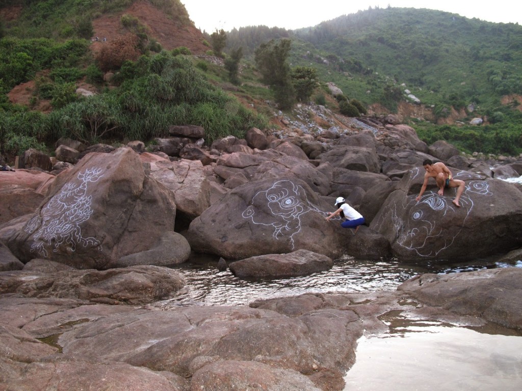 White Chalk Drawing on Lang Co&nbsp;Bay